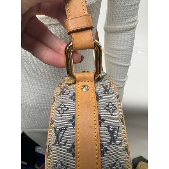Louis Vuitton Rare Blue Denim Circular Mini Monogram Jeanne PM Crossbody Bag - Picture 8 of 12
